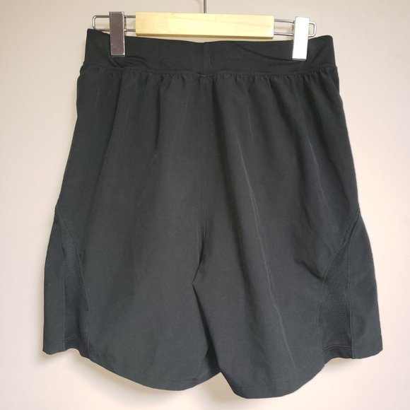 Under Armour Boy's Size Large Black Shorts - NWOT - Picture 2 of 4